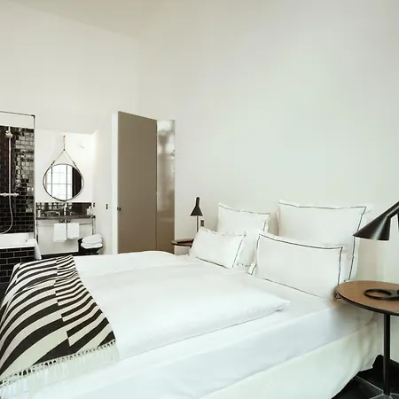 The Qvest Hideaway 4* Κολωνία