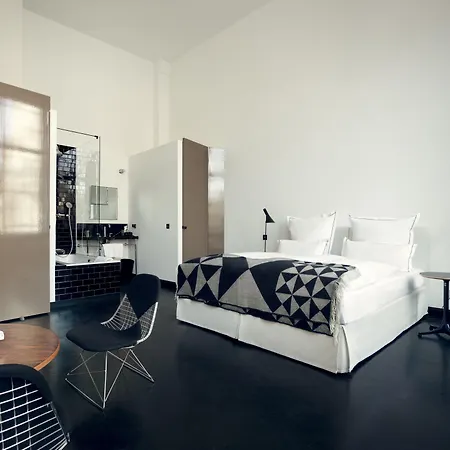 The Qvest Hideaway