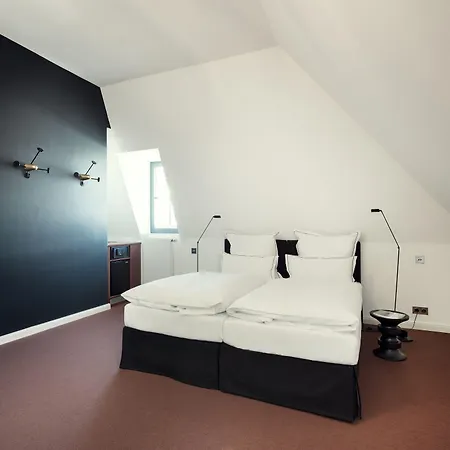 The Qvest Hideaway