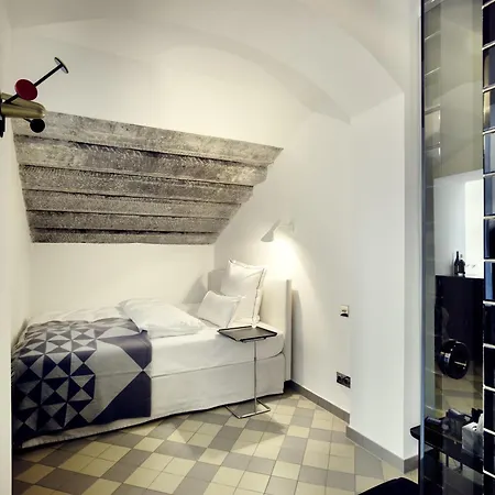 The Qvest Hideaway קלן