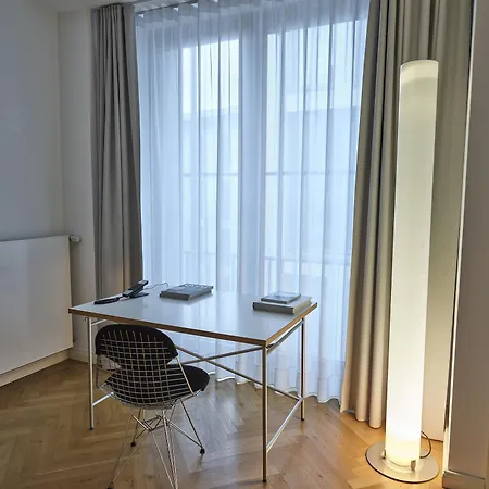 The Qvest Hideaway קלן